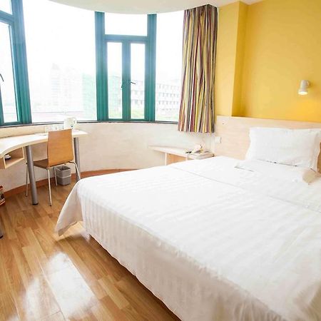 7Days Inn Guangzhou Baiyun International Airport Renhezhen Room photo