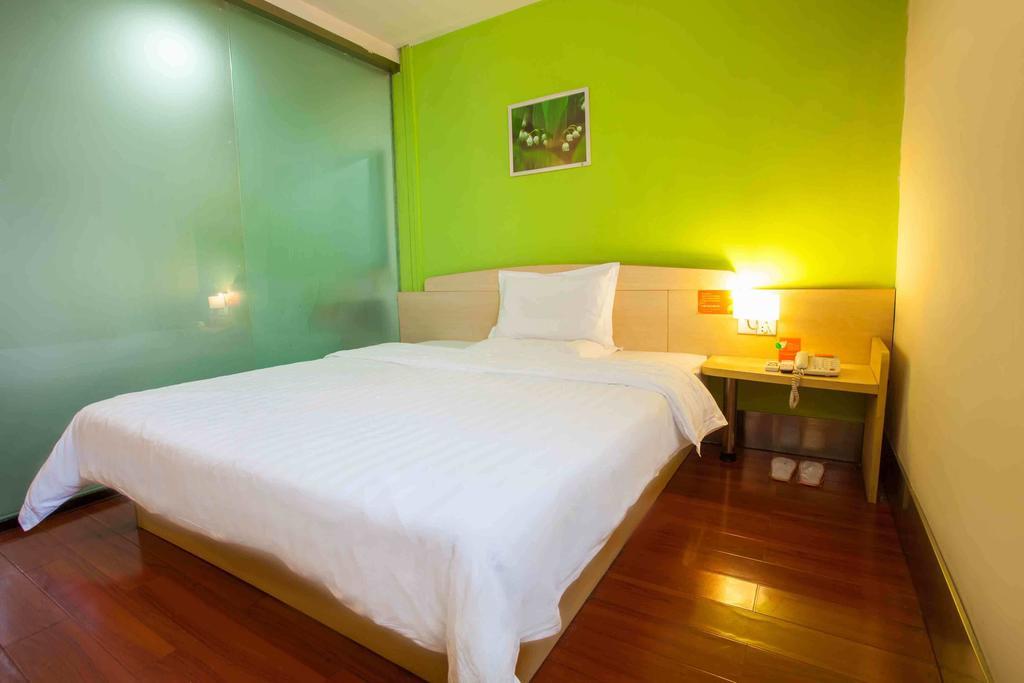 7Days Inn Guangzhou Baiyun International Airport Renhezhen Room photo